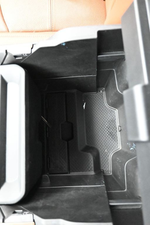 Ram 2500 Vehicle Full-screen Gallery Image 15