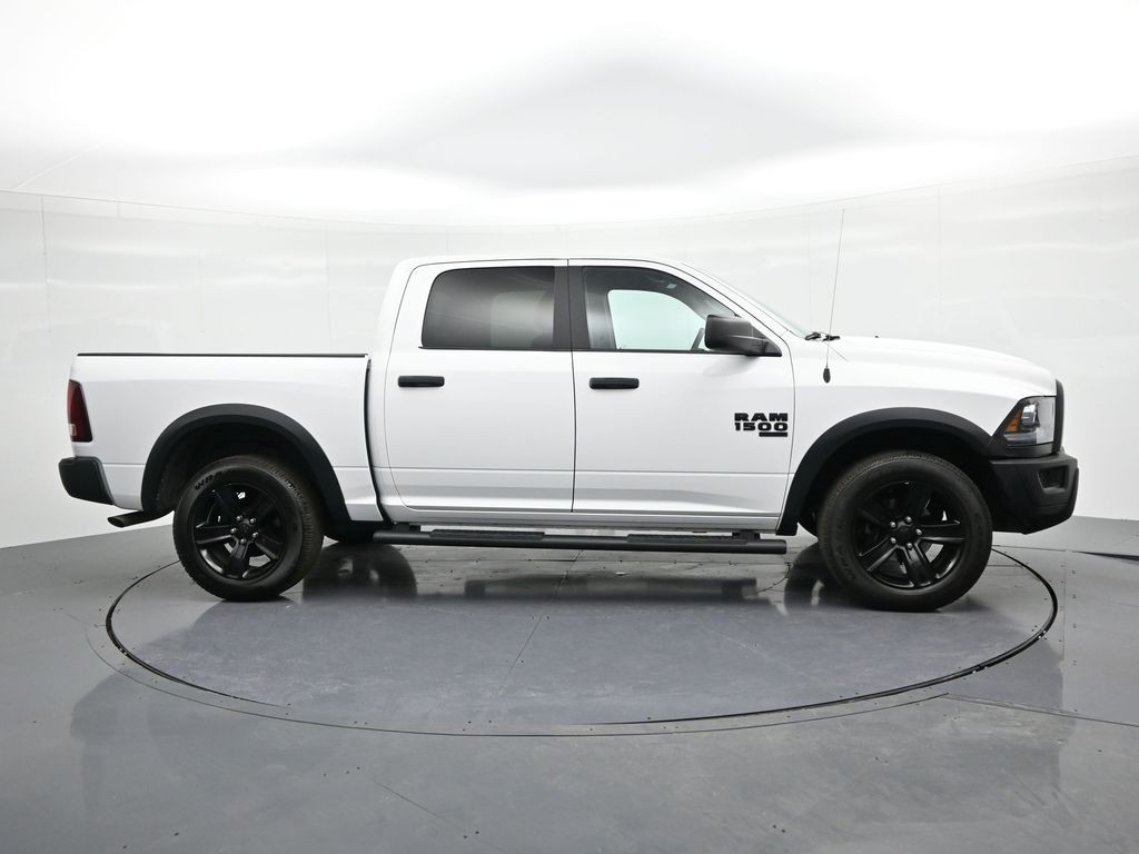 Ram 1500 Classic Vehicle Full-screen Gallery Image 4