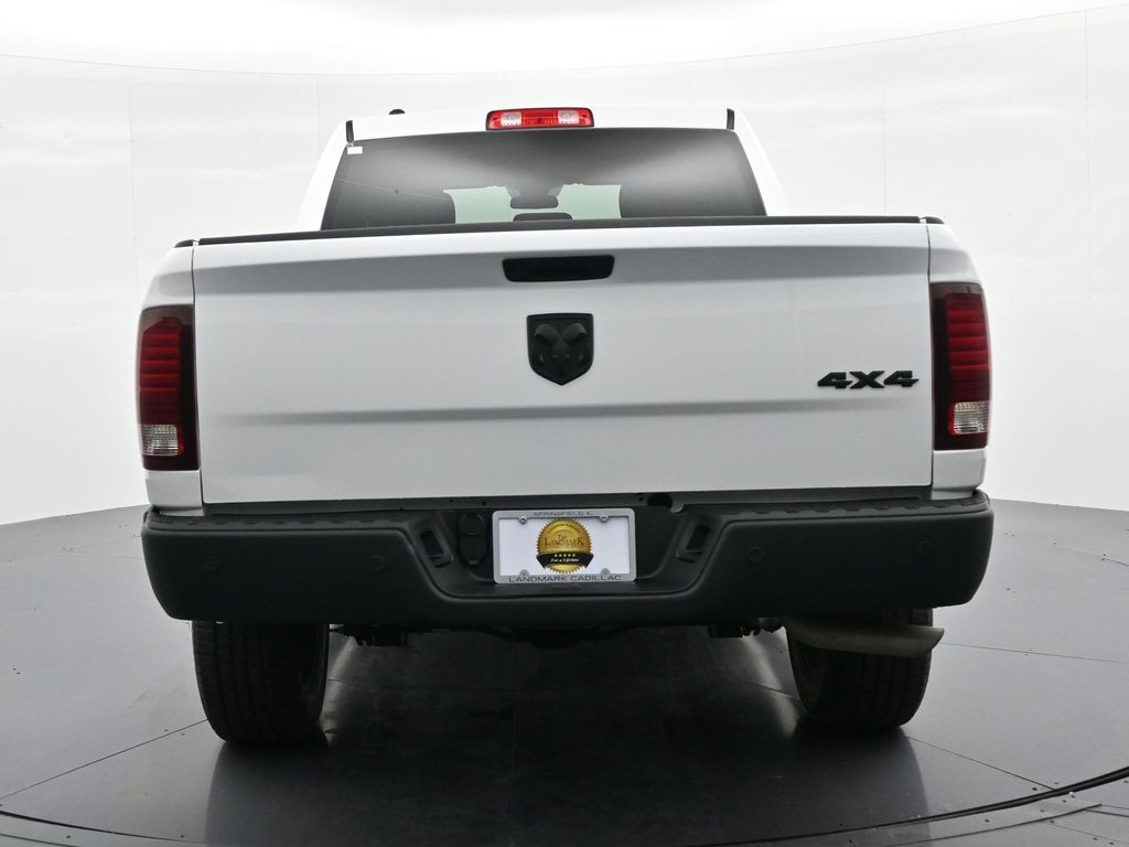 Ram 1500 Classic Vehicle Full-screen Gallery Image 6