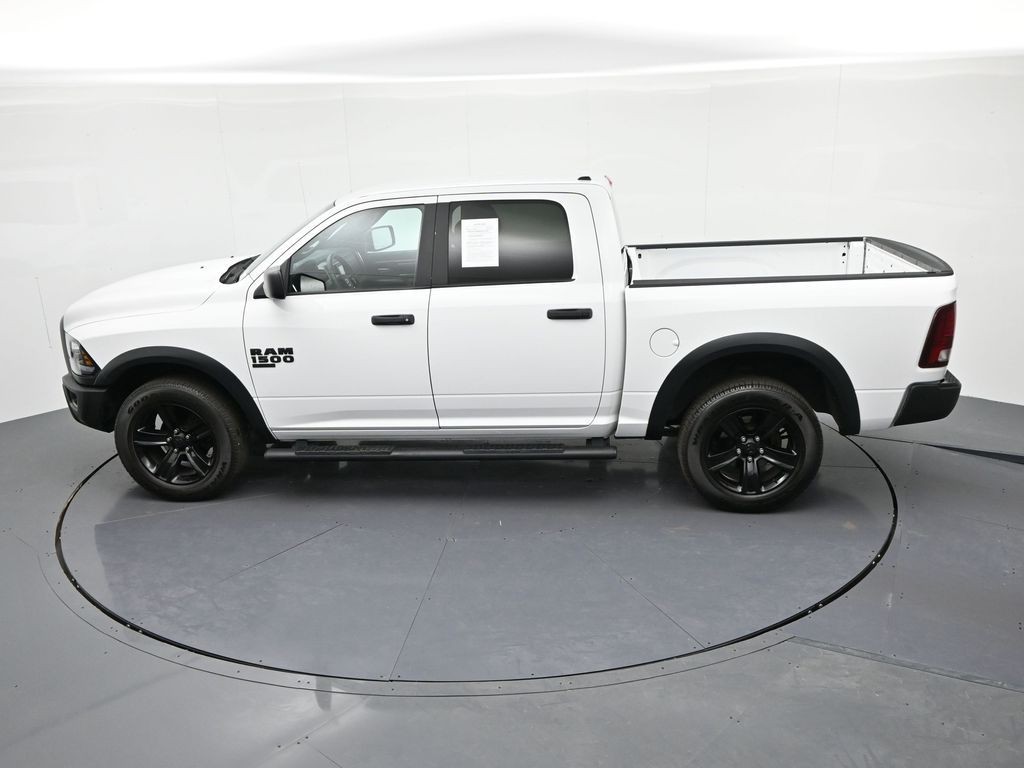 Ram 1500 Classic Vehicle Full-screen Gallery Image 17