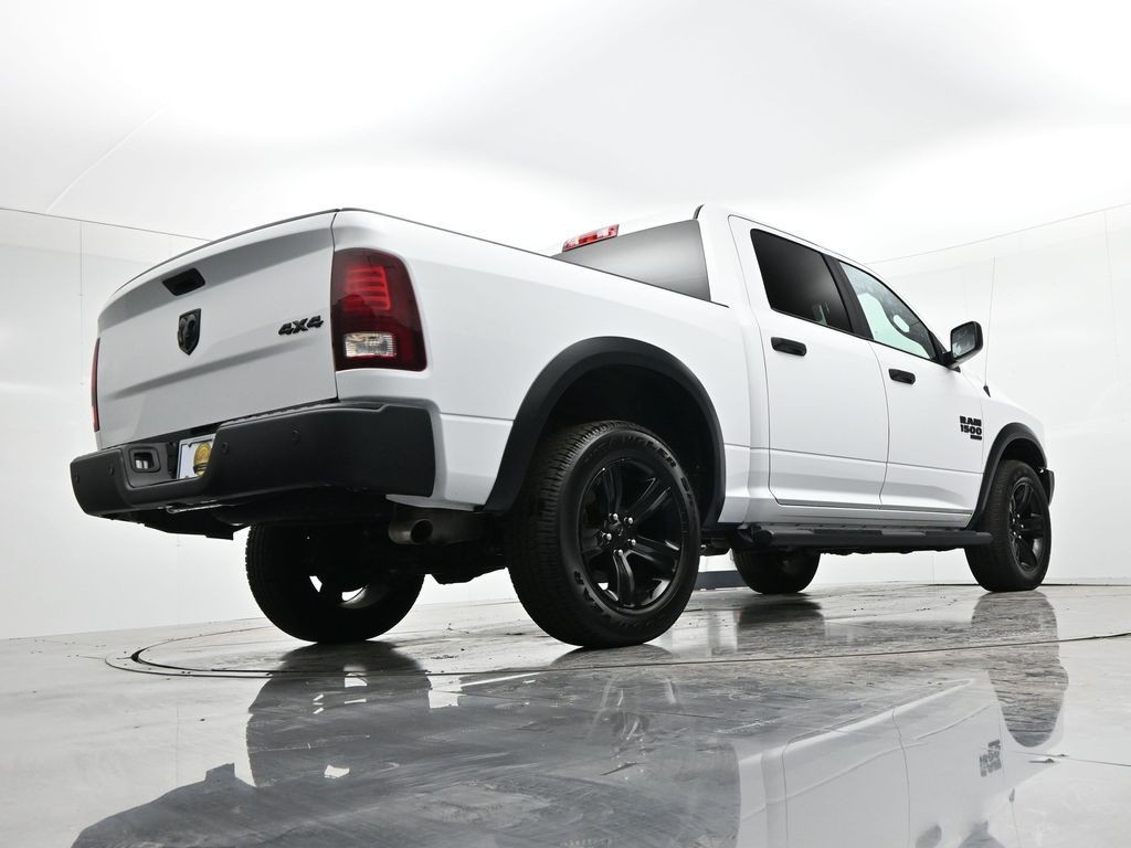 Ram 1500 Classic Vehicle Full-screen Gallery Image 20