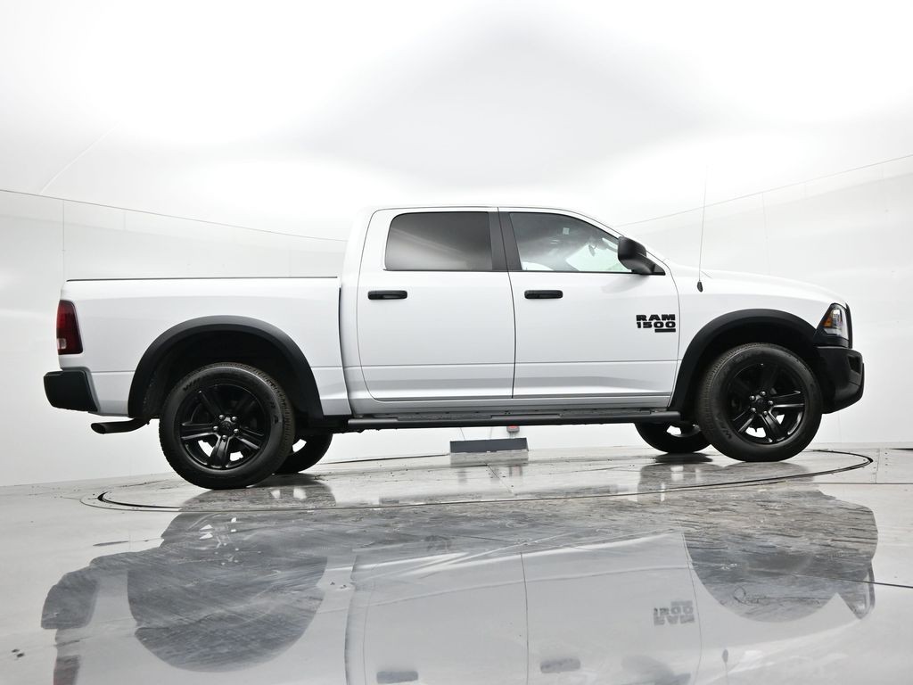 Ram 1500 Classic Vehicle Full-screen Gallery Image 21