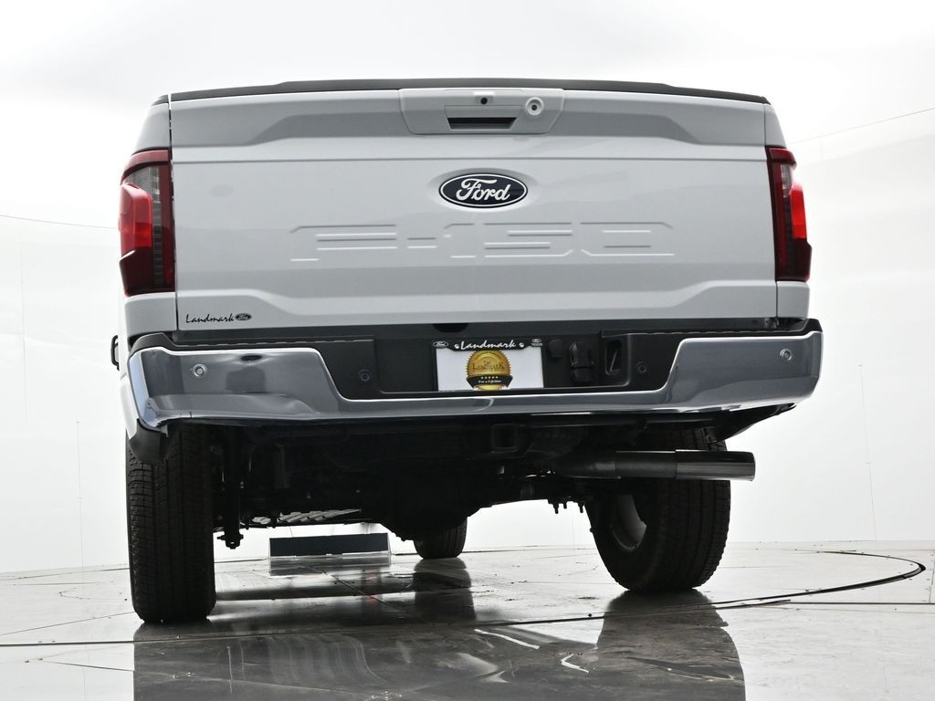 Ford F-150 Vehicle Full-screen Gallery Image 28