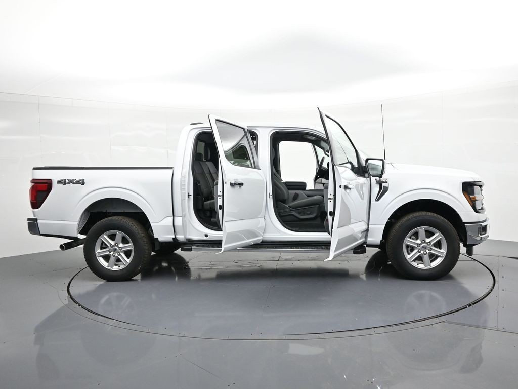 Ford F-150 Vehicle Full-screen Gallery Image 31