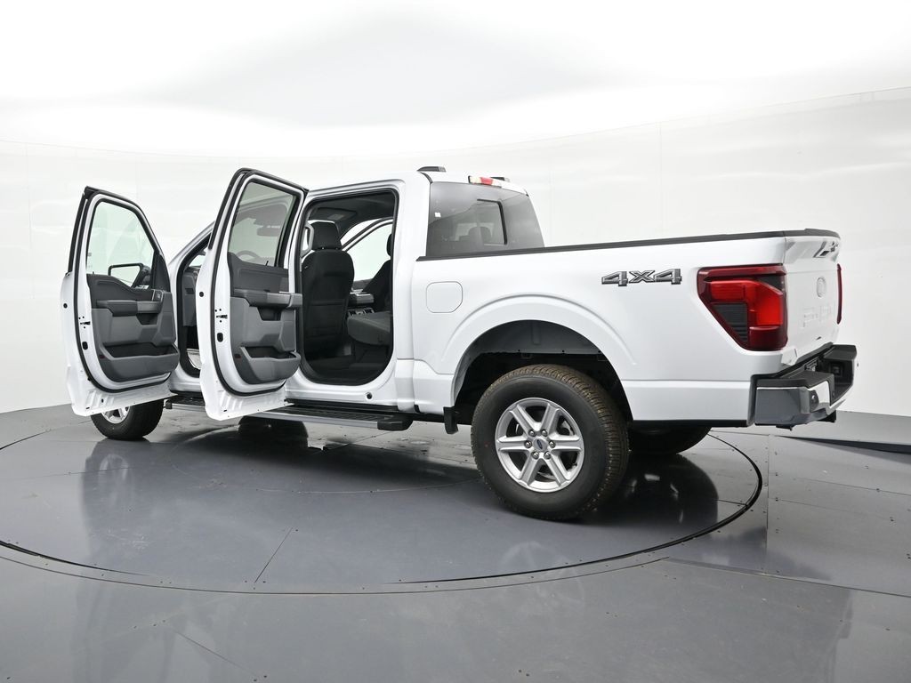 Ford F-150 Vehicle Full-screen Gallery Image 32