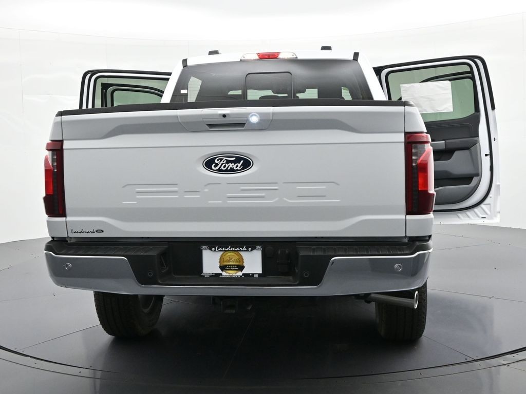 Ford F-150 Vehicle Full-screen Gallery Image 34