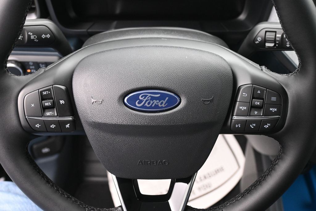 Ford Maverick Vehicle Full-screen Gallery Image 15
