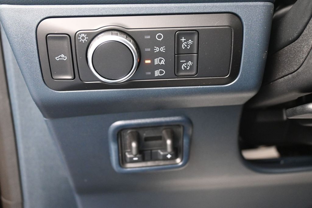 Ford Maverick Vehicle Full-screen Gallery Image 16