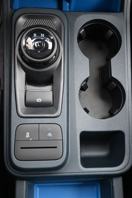 Ford Maverick Vehicle Full-screen Gallery Image 14