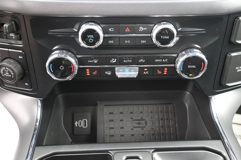 Ford F-150 Vehicle Full-screen Gallery Image 13