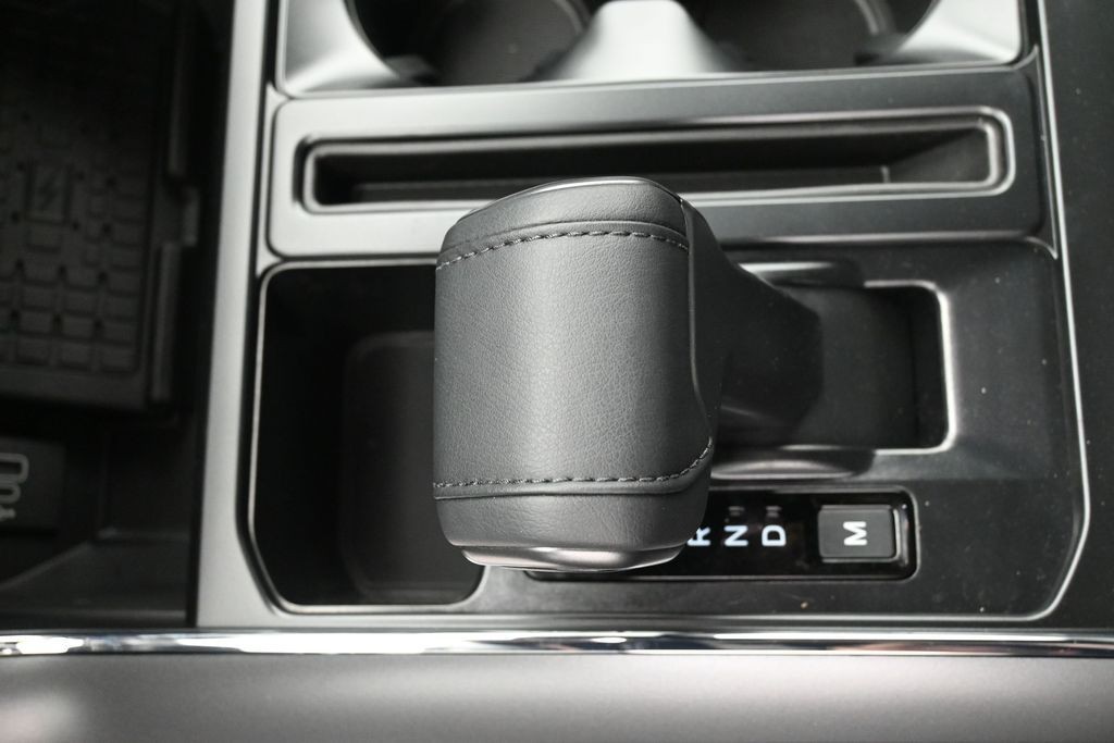 Ford F-150 Vehicle Full-screen Gallery Image 17