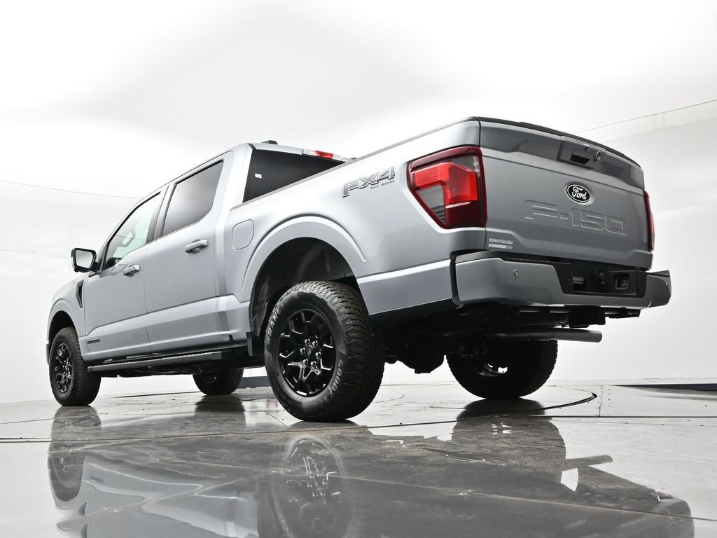 Ford F-150 Vehicle Full-screen Gallery Image 28