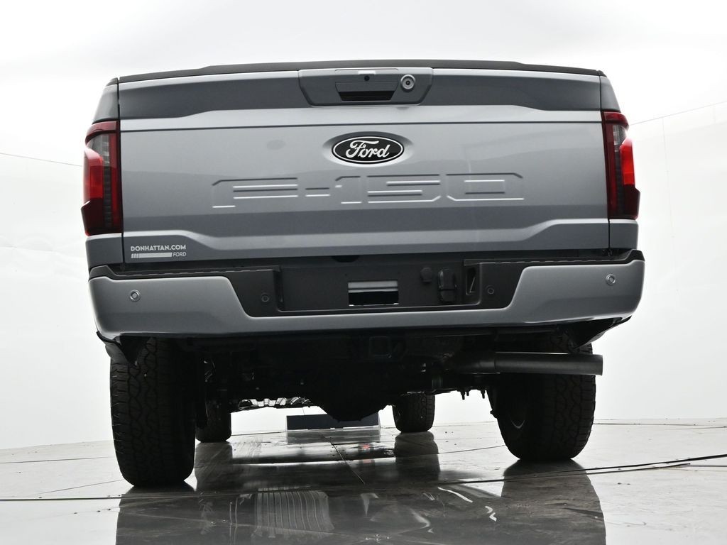 Ford F-150 Vehicle Full-screen Gallery Image 29