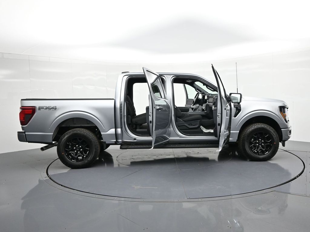 Ford F-150 Vehicle Full-screen Gallery Image 32
