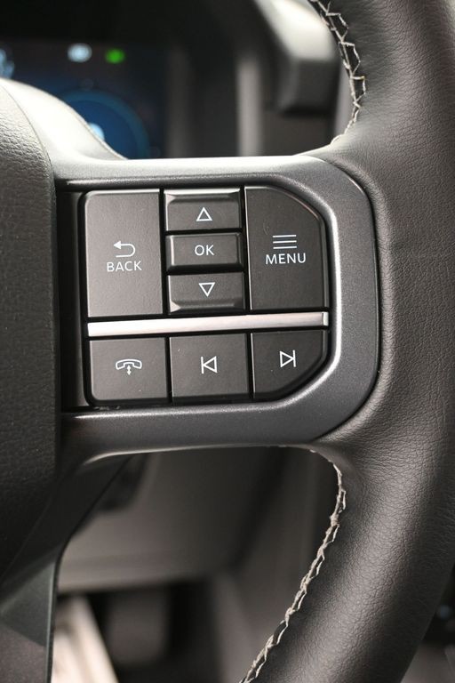 Ford F-150 Vehicle Full-screen Gallery Image 19