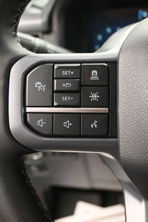 Ford F-150 Vehicle Full-screen Gallery Image 20