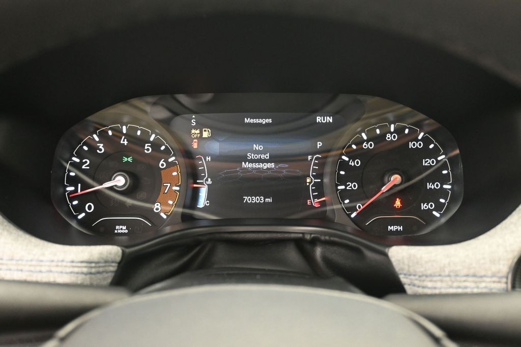 Jeep Compass Vehicle Full-screen Gallery Image 10