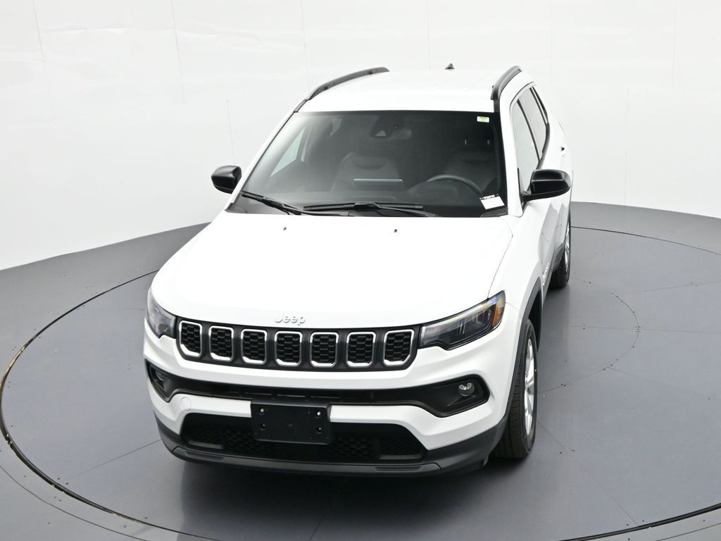 Jeep Compass Vehicle Full-screen Gallery Image 22