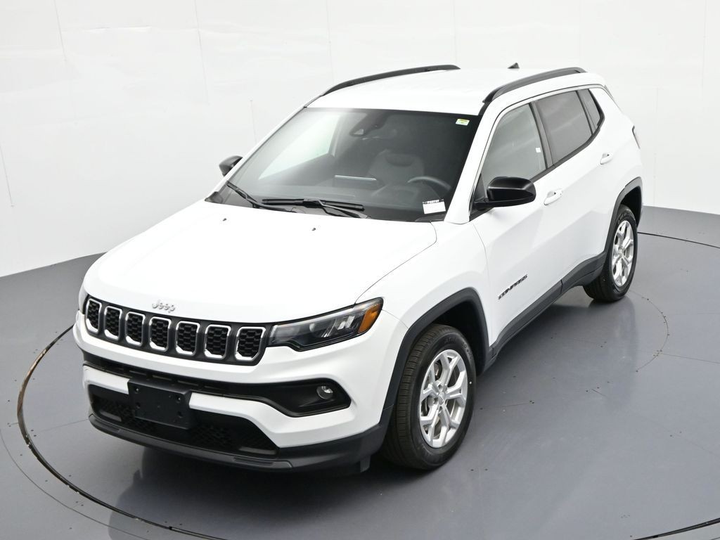Jeep Compass Vehicle Full-screen Gallery Image 23