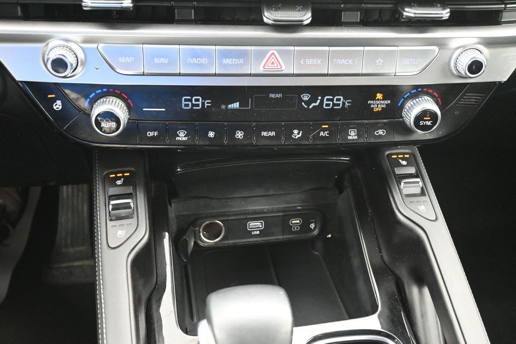 Kia Telluride Vehicle Full-screen Gallery Image 13