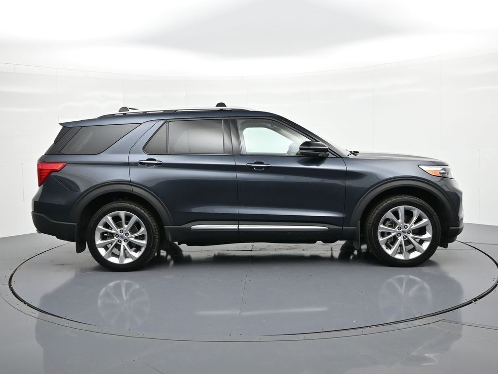 Ford Explorer Vehicle Full-screen Gallery Image 05