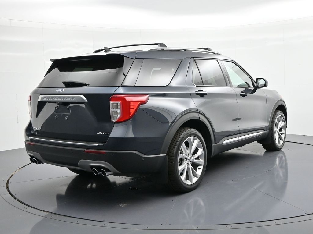 Ford Explorer Vehicle Full-screen Gallery Image 06