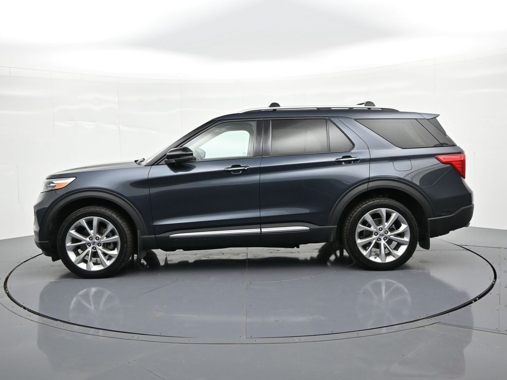 Ford Explorer Vehicle Full-screen Gallery Image 09