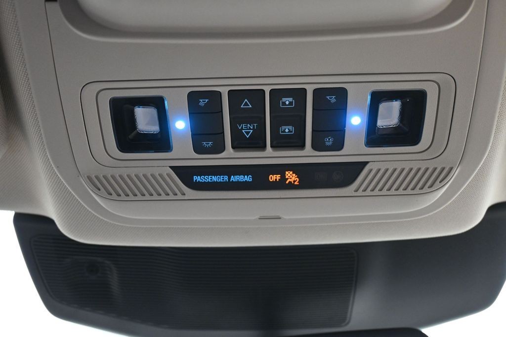 Ford Explorer Vehicle Full-screen Gallery Image 16