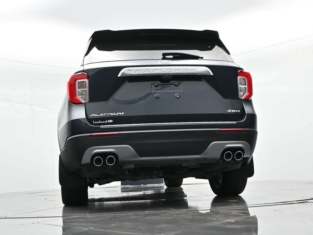 Ford Explorer Vehicle Full-screen Gallery Image 29