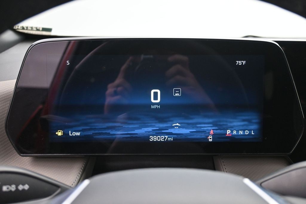Chevrolet Equinox Vehicle Full-screen Gallery Image 10