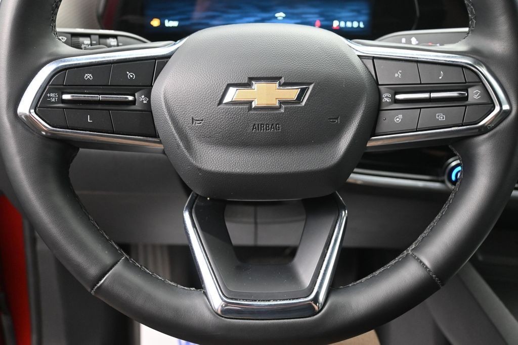 Chevrolet Equinox Vehicle Full-screen Gallery Image 15