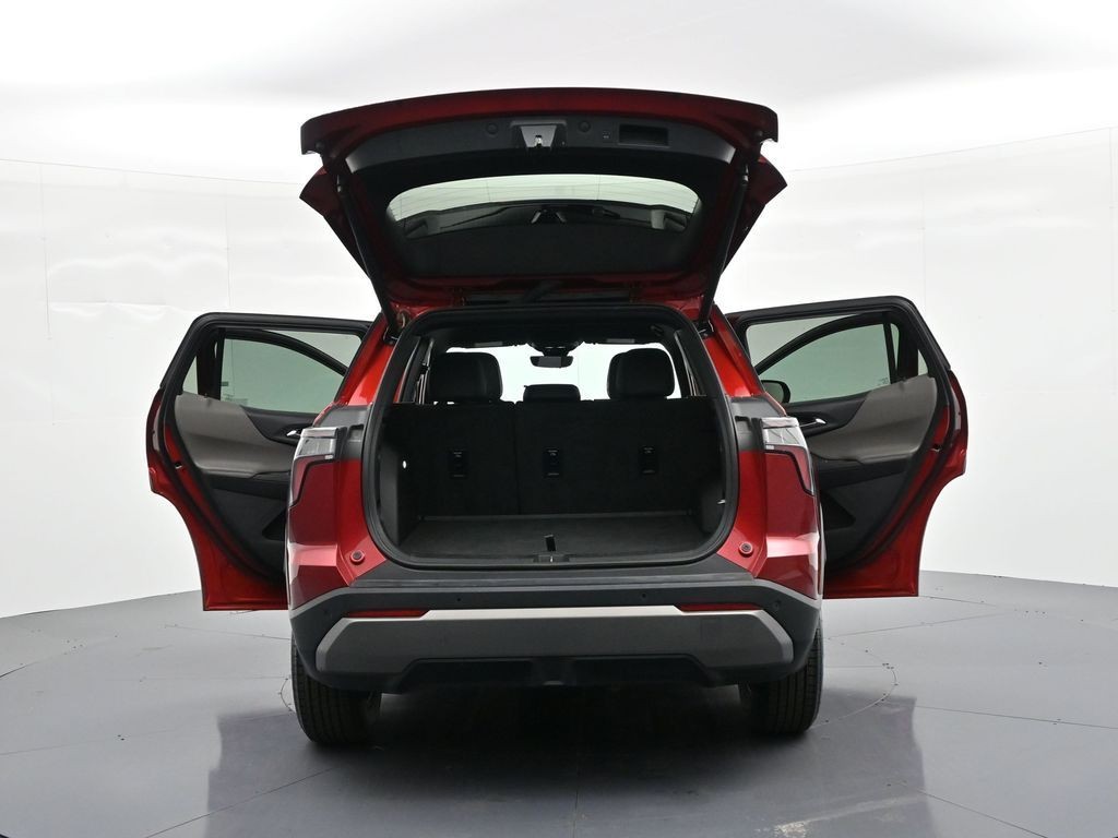 Chevrolet Equinox Vehicle Full-screen Gallery Image 33