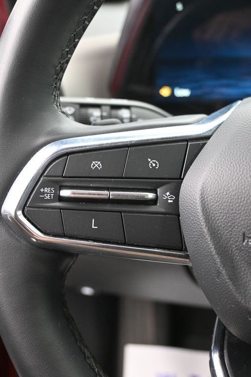 Chevrolet Equinox Vehicle Full-screen Gallery Image 17