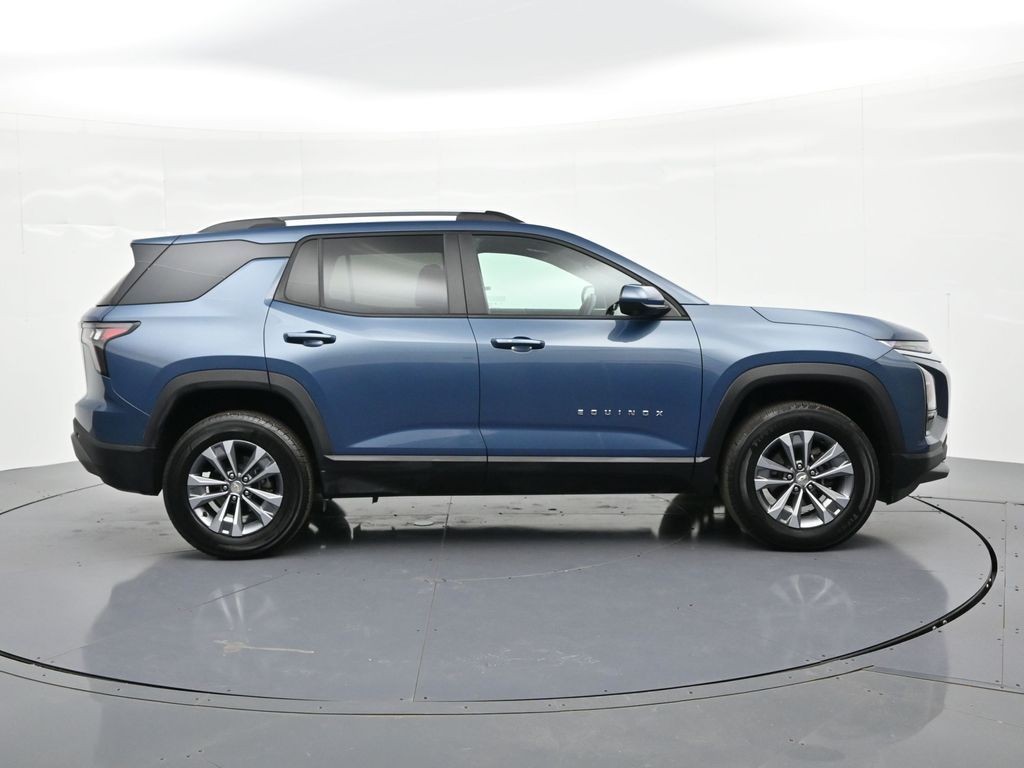 Chevrolet Equinox Vehicle Full-screen Gallery Image 05