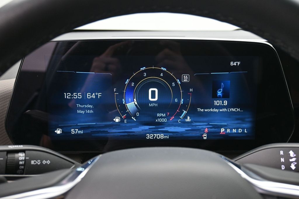 Chevrolet Equinox Vehicle Full-screen Gallery Image 10