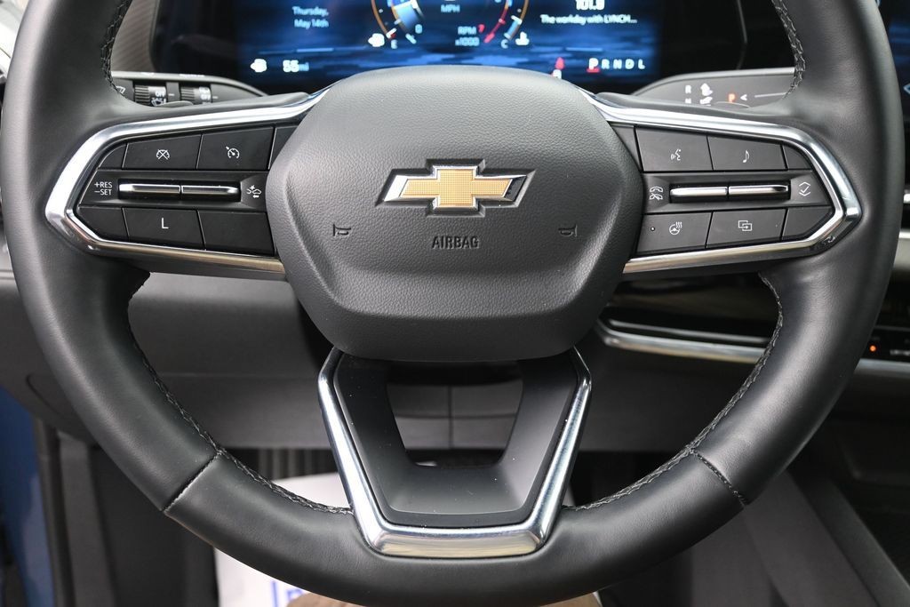 Chevrolet Equinox Vehicle Full-screen Gallery Image 17