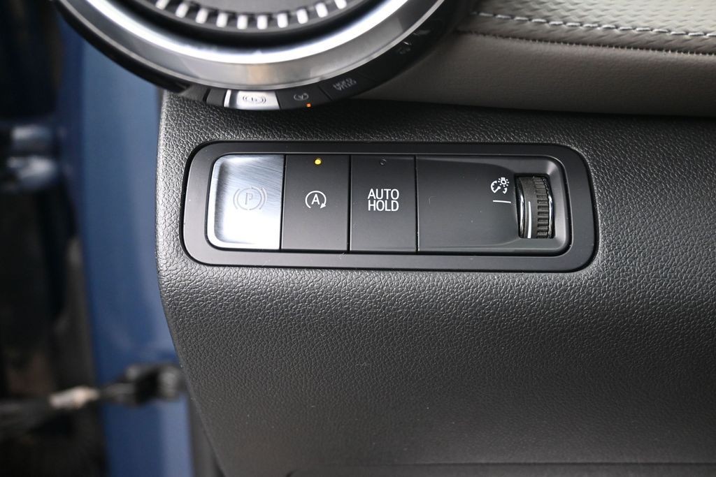 Chevrolet Equinox Vehicle Full-screen Gallery Image 18