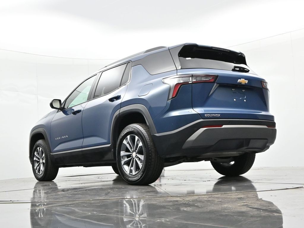 Chevrolet Equinox Vehicle Full-screen Gallery Image 26