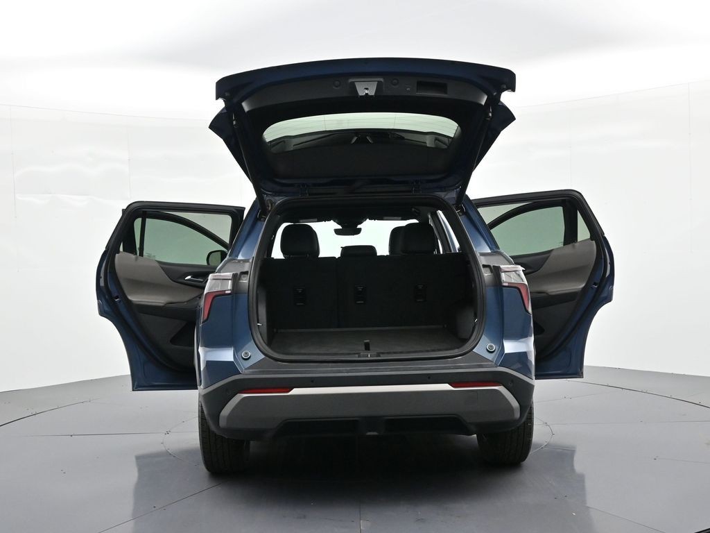 Chevrolet Equinox Vehicle Full-screen Gallery Image 33