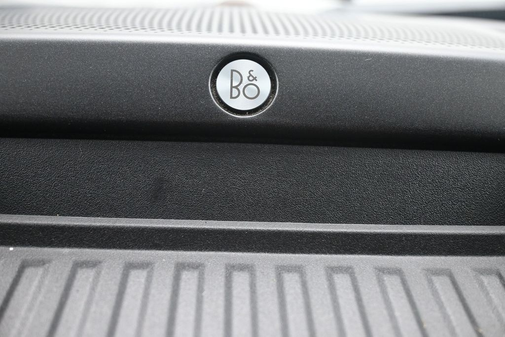 Ford F-150 Vehicle Full-screen Gallery Image 21
