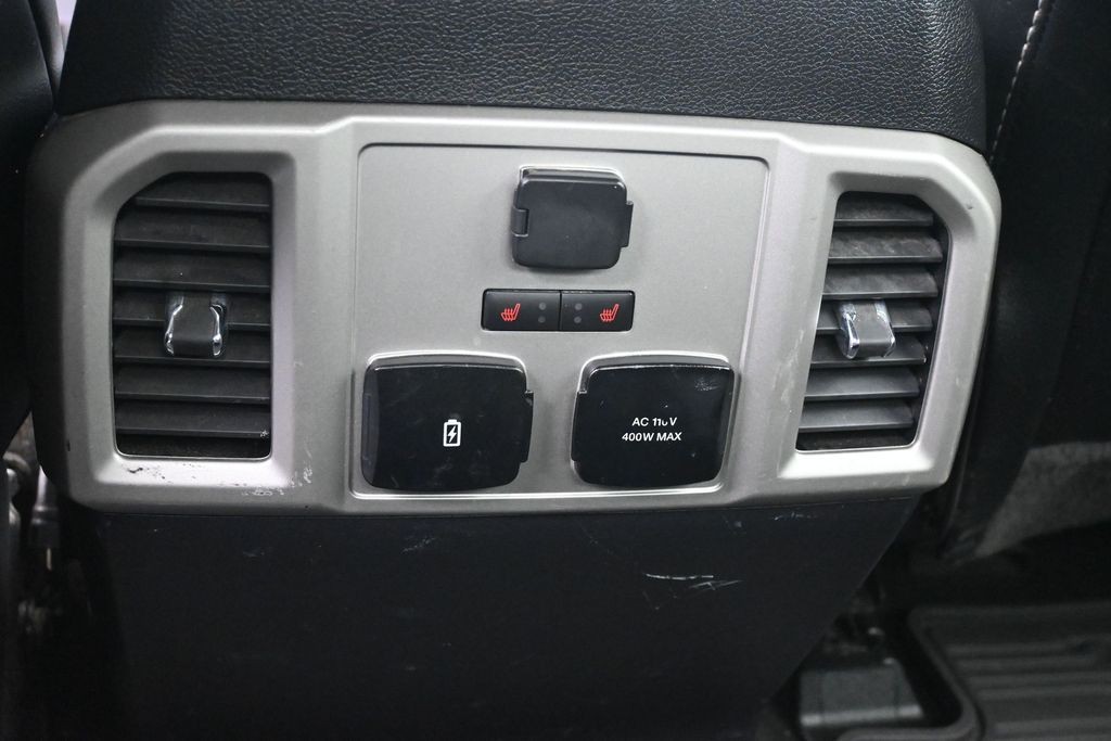Ford F-150 Vehicle Full-screen Gallery Image 27