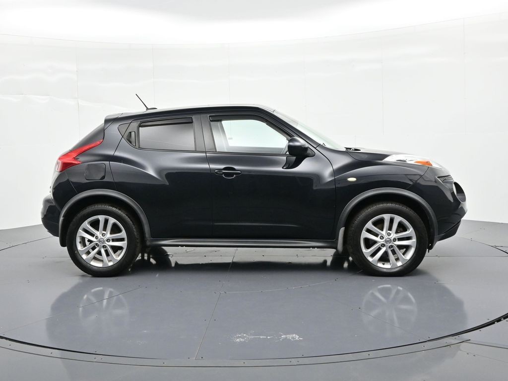 Nissan JUKE Vehicle Full-screen Gallery Image 05