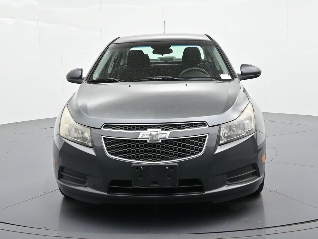 Chevrolet Cruze Vehicle Full-screen Gallery Image 03
