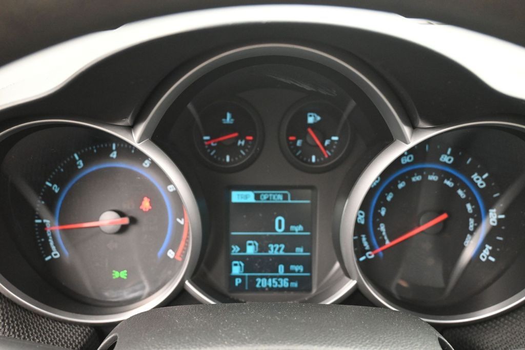 Chevrolet Cruze Vehicle Full-screen Gallery Image 10