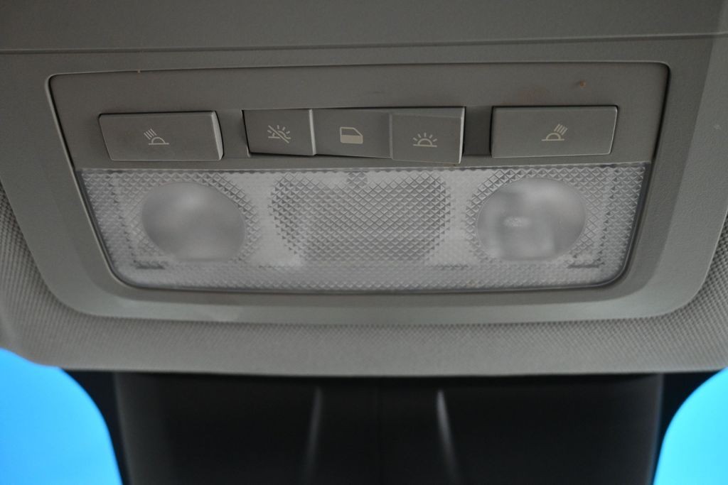 Chevrolet Cruze Vehicle Full-screen Gallery Image 18