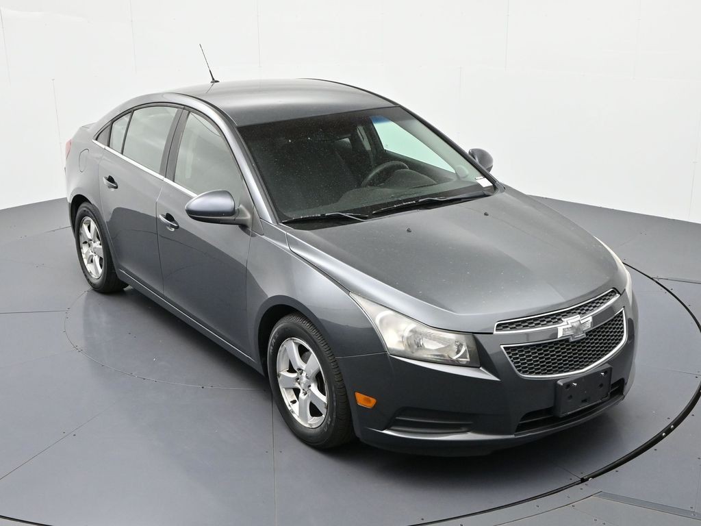 Chevrolet Cruze Vehicle Full-screen Gallery Image 19