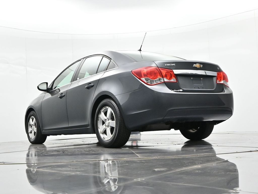 Chevrolet Cruze Vehicle Full-screen Gallery Image 23