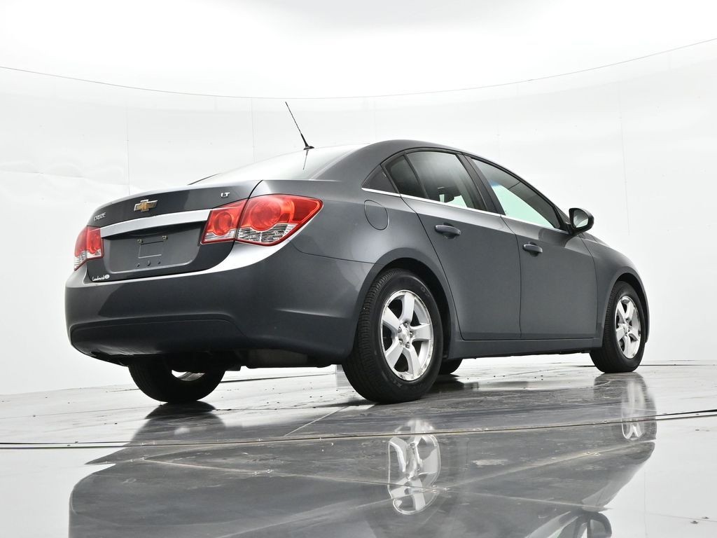 Chevrolet Cruze Vehicle Full-screen Gallery Image 25