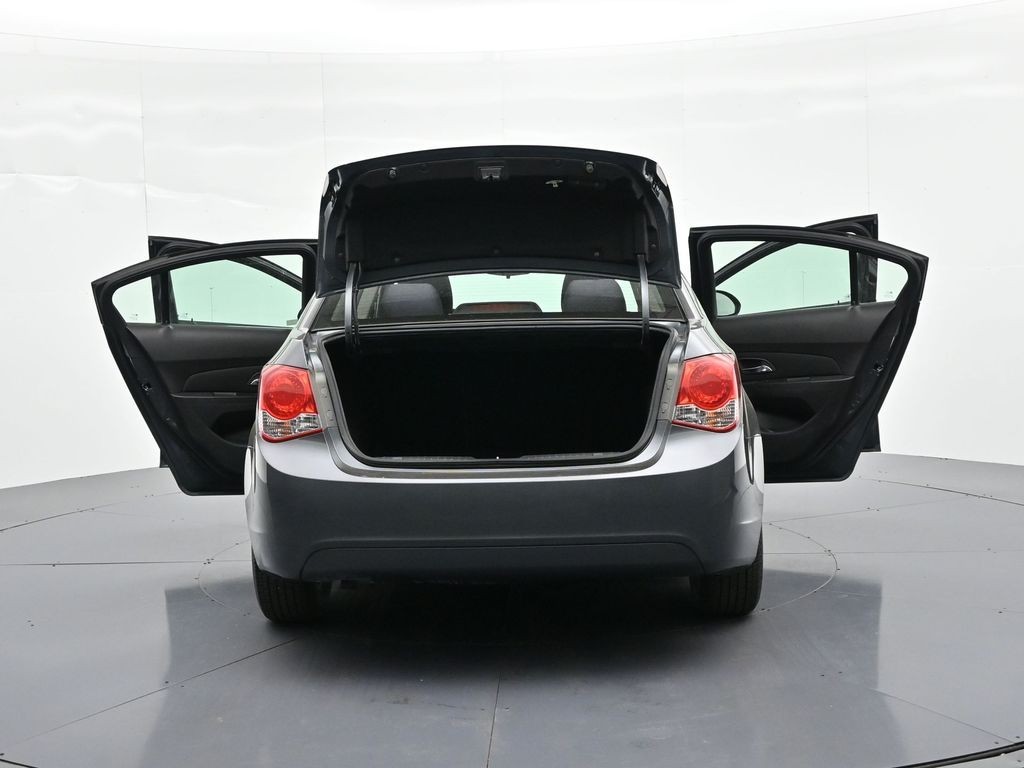 Chevrolet Cruze Vehicle Full-screen Gallery Image 30