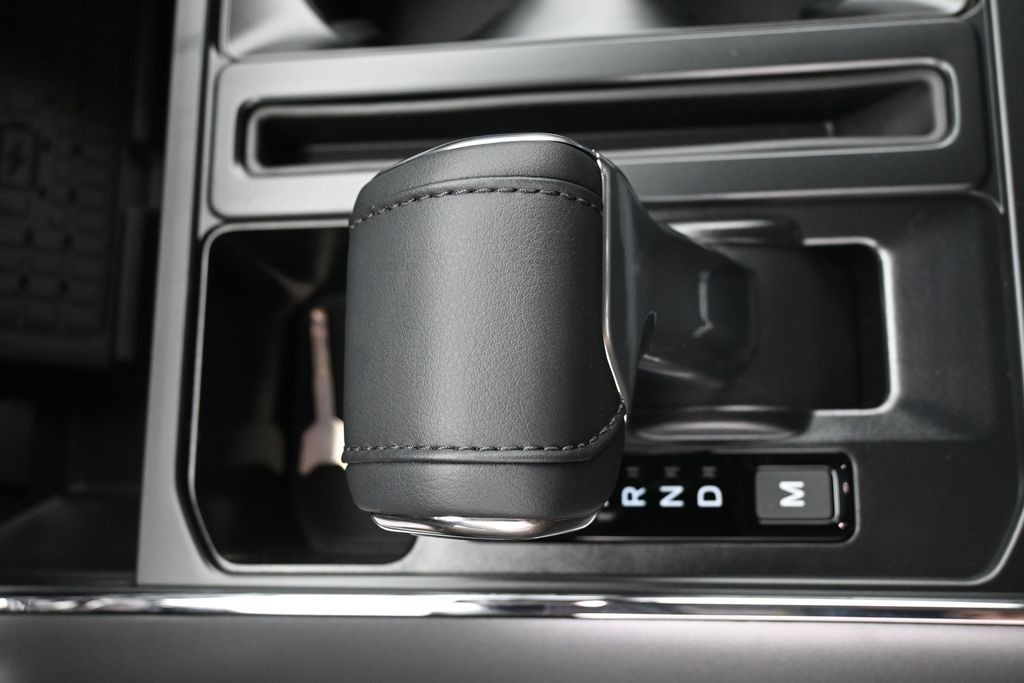 Ford F-150 Vehicle Full-screen Gallery Image 13